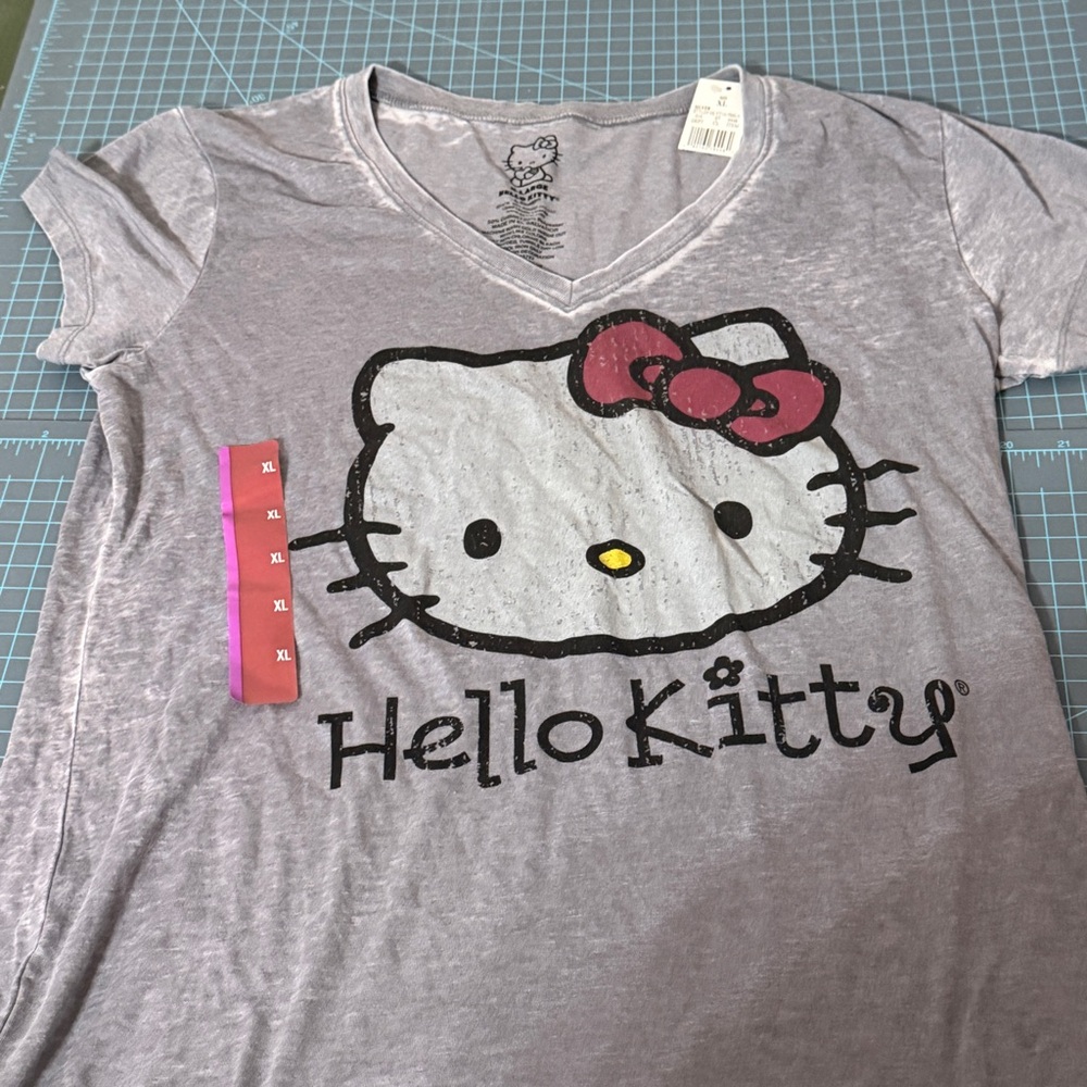 Hello Kitty Light Gray Tee with Pink Bow Y2K distressed vintage wash